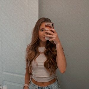 Meet your Posher, Carissa